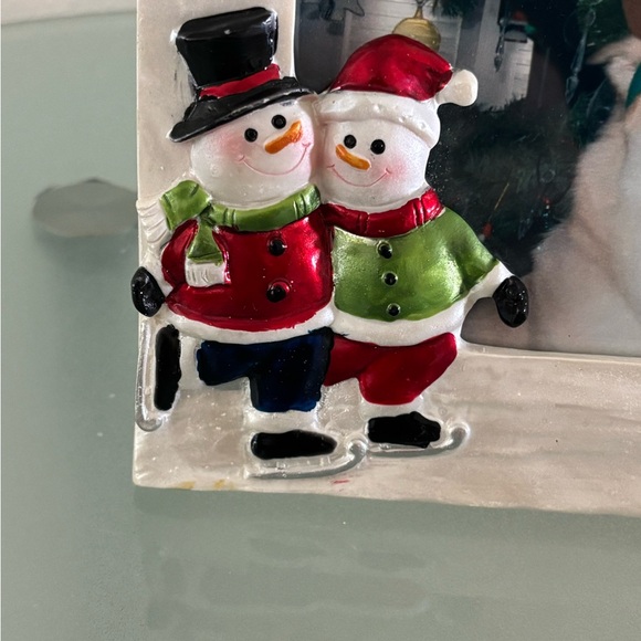 Holiday frame, Mr. and Mrs. snowman fits a 4 x 6 photograph - Picture 4 of 5